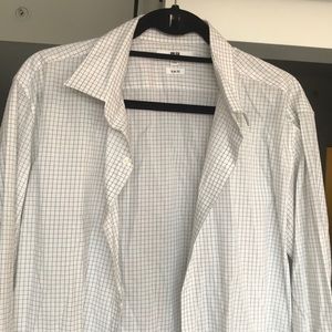 uniqlo button down